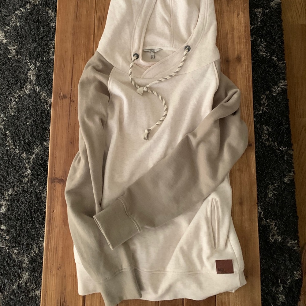 Like new!! BKE hoodie size Large